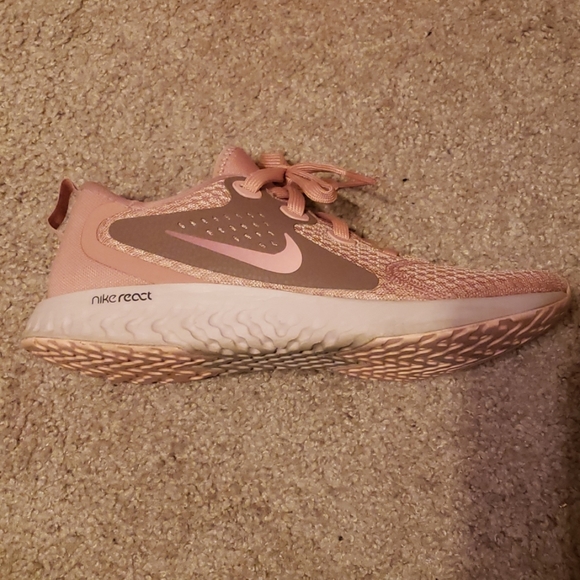 Nike Runners - Picture 2 of 4
